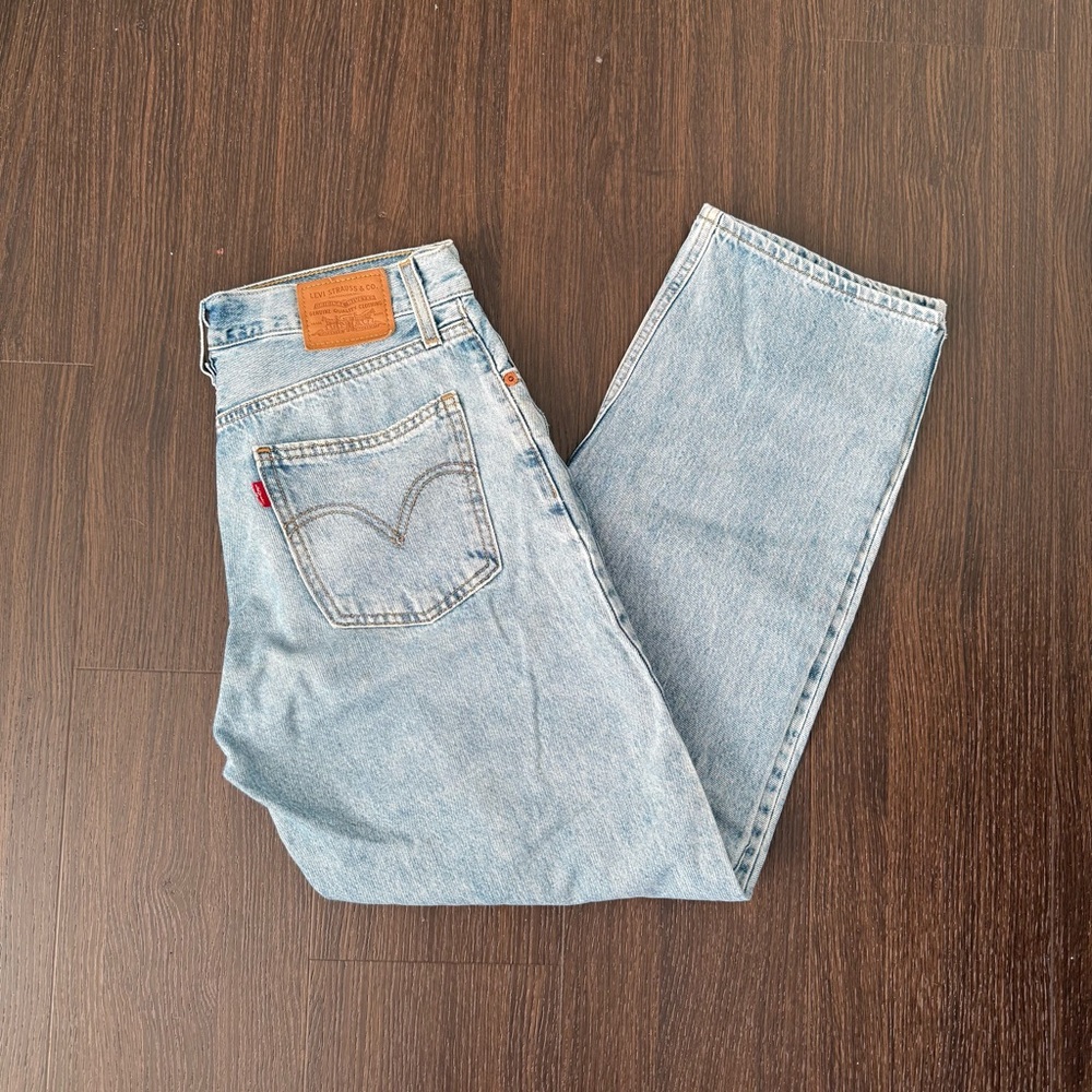 Classic Levi’s Low Pro Light Wash Jeans